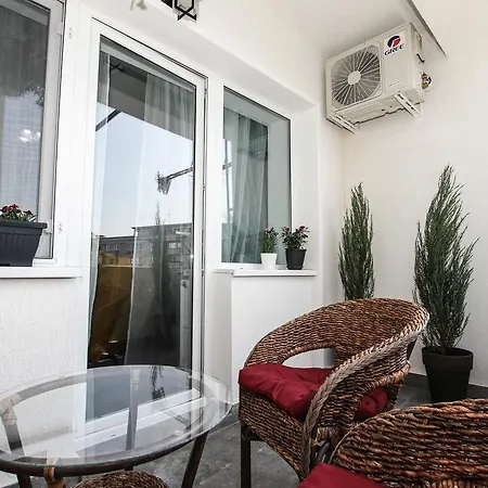 100 Sqm Luxury Apartment, Unirii Square Apartament Bukareszt