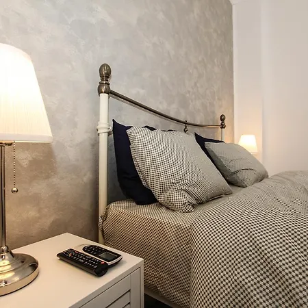 100 Sqm Luxury Apartment, Unirii Square Apartment Bukarest