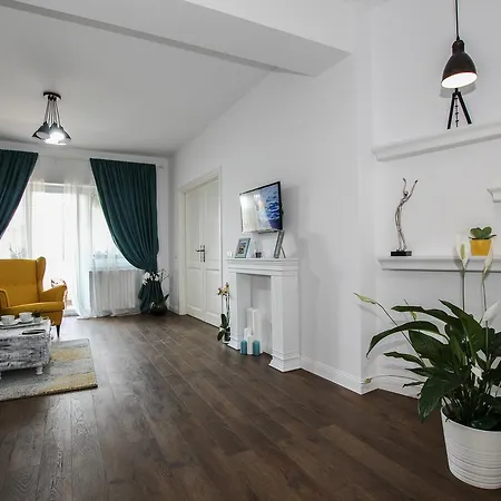 100 Sqm Luxury Apartment, Unirii Square Apartment Bukarest