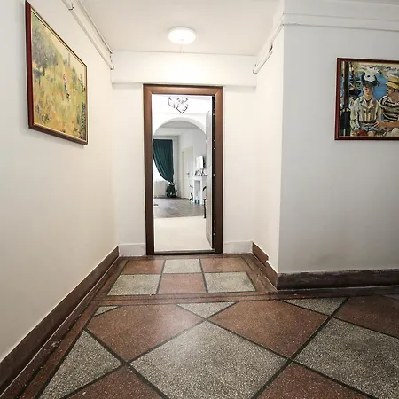 100 Sqm Luxury Apartment, Unirii Square