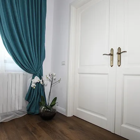 Apartment 100 Sqm Luxury Apartment, Unirii Square