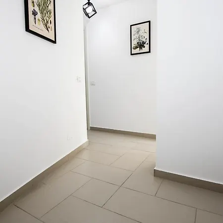 100 Sqm Luxury Apartment, Unirii Square *