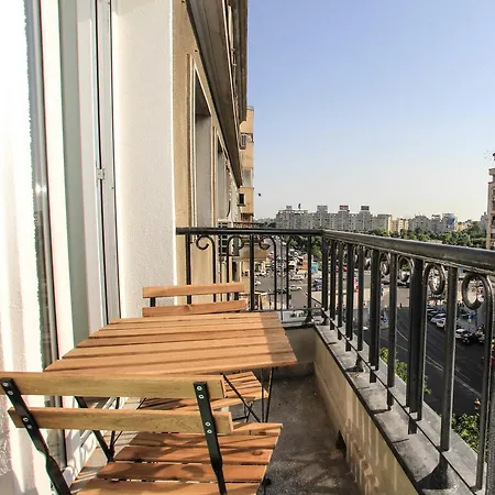 100 Sqm Luxury Apartment, Unirii Square * Bukareszt