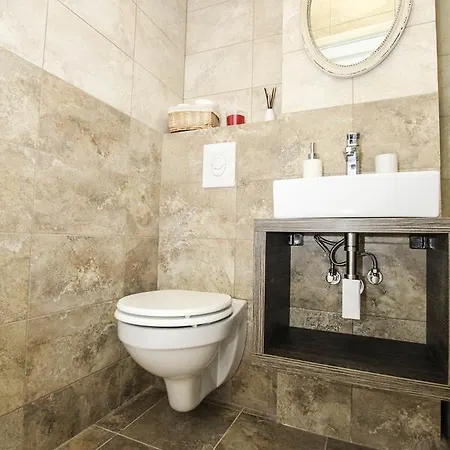 100 Sqm Luxury Apartment, Unirii Square Apartament